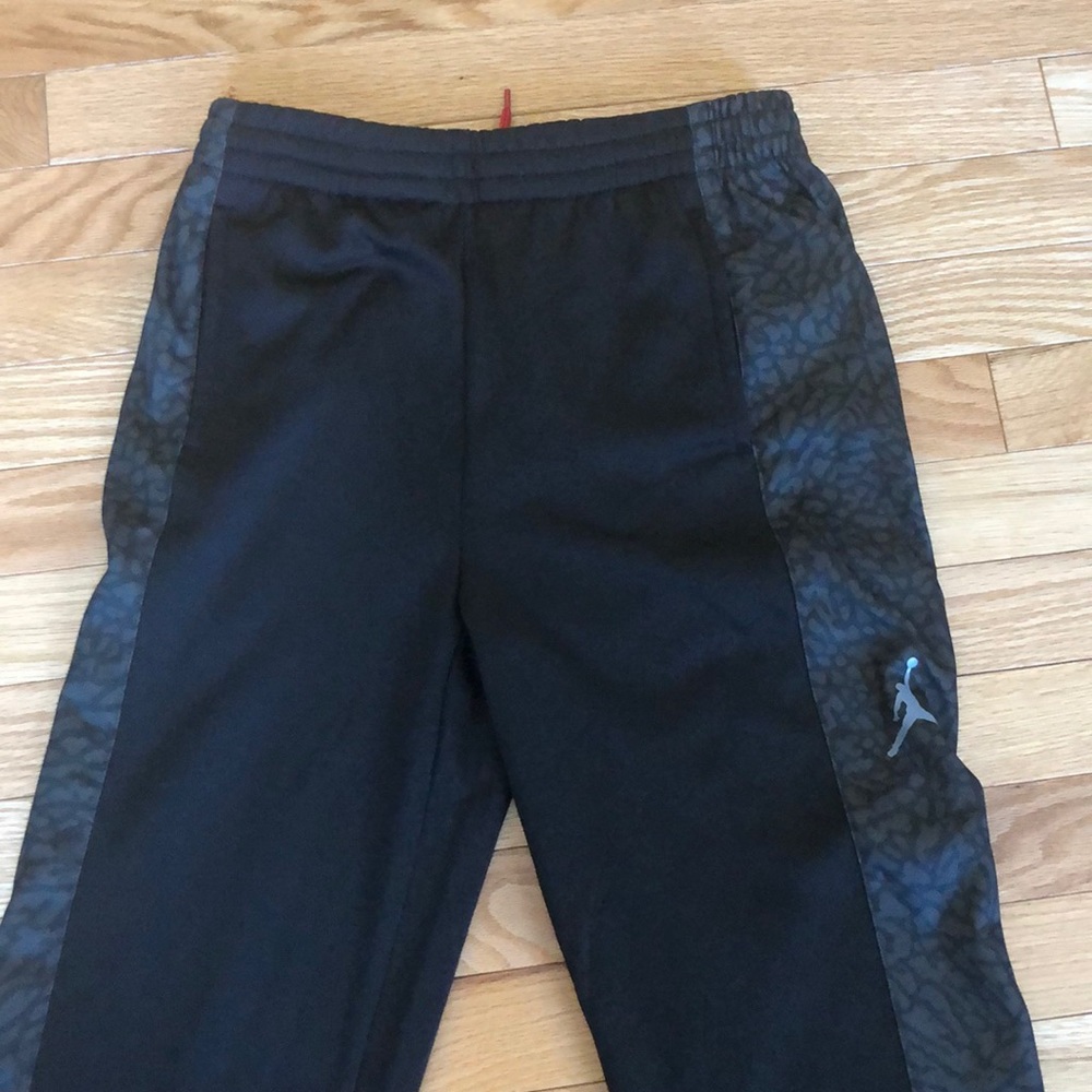 Slim leg air jordan sweatpants.